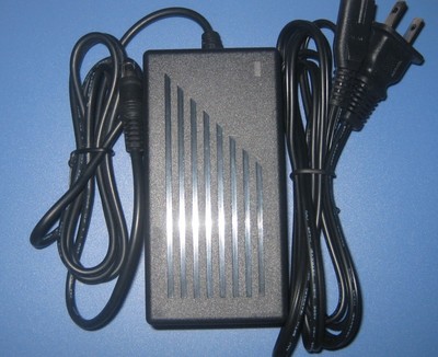 探秘高效双路供电 12V/5V双路输出电源适配器技术解析与应用场景